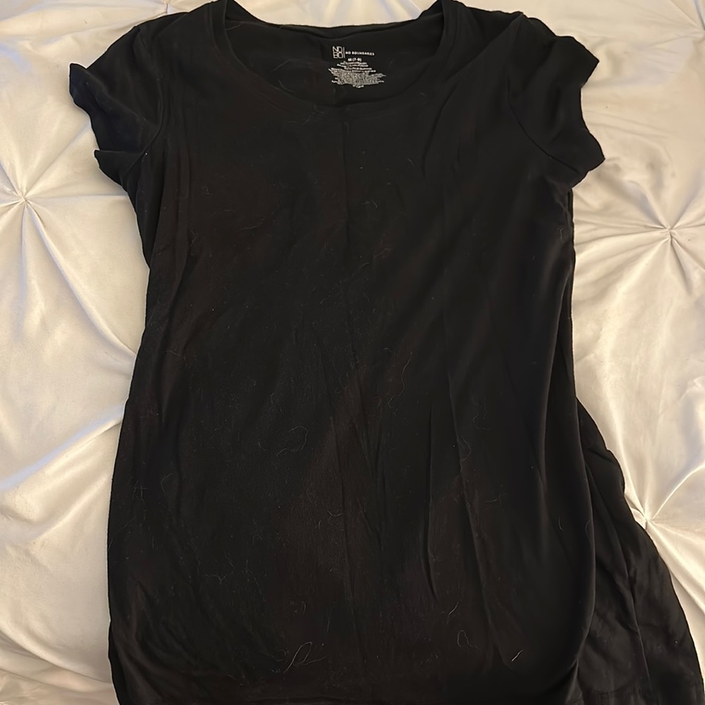 Black fitted tee
